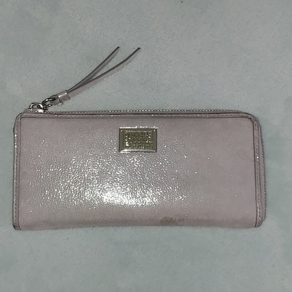 Coach  wallet - Picture 1 of 7